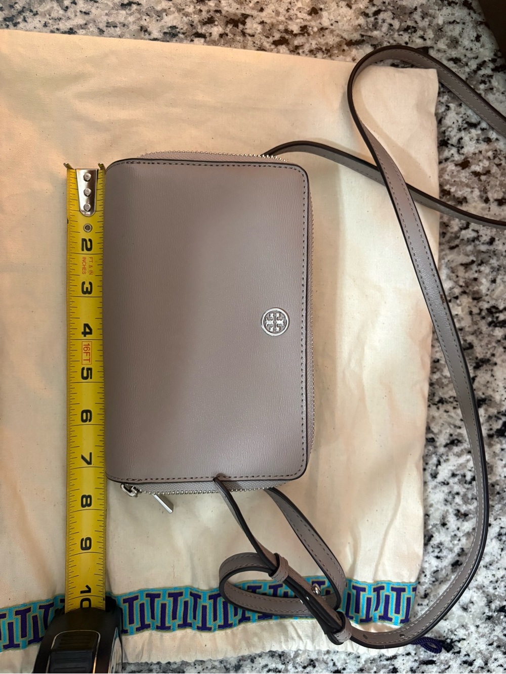 Tory Burch Light Taupe Leather Crossbody Wallet - Picture 4 of 5